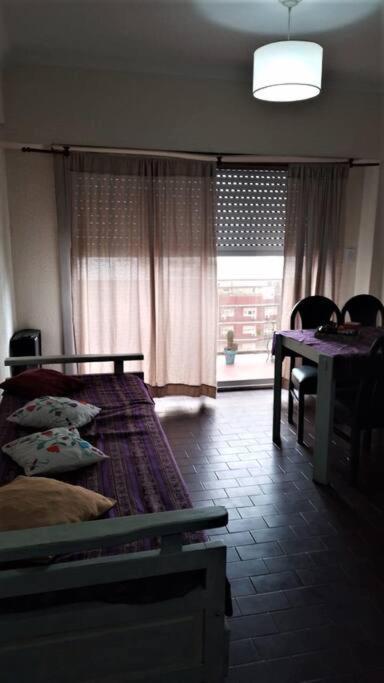 Ambiente Luminoso Y Comodo En Zona Aldrey-gueemes Apartamento